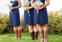 Novias botas cowgirl camperas styled novia wearing vaquera otoño weddingomania weddingforward