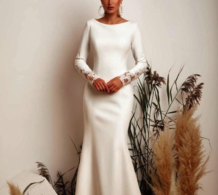 Wedding dress trumpet sleeves