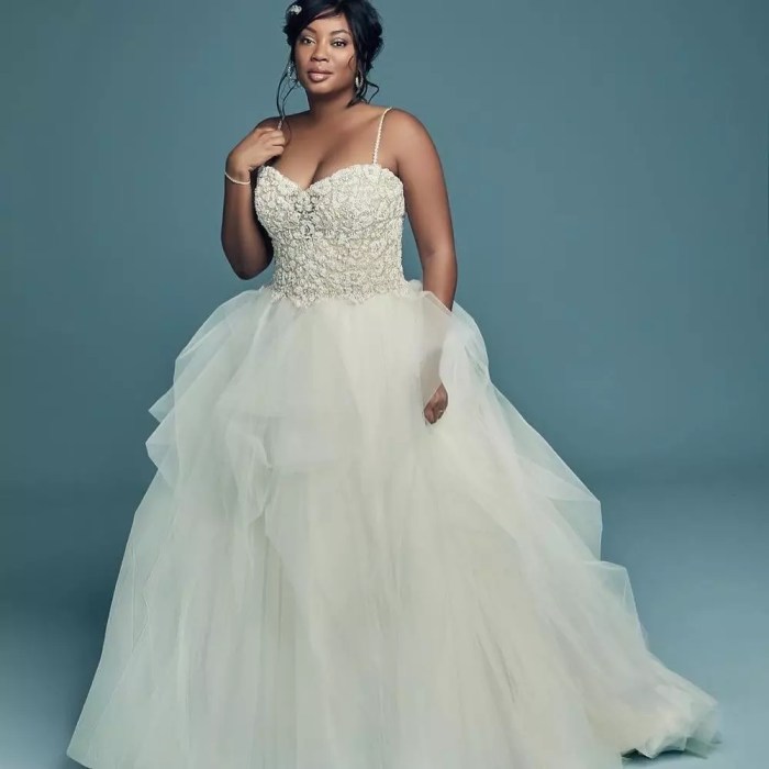 Wedding dresses for curvy brides