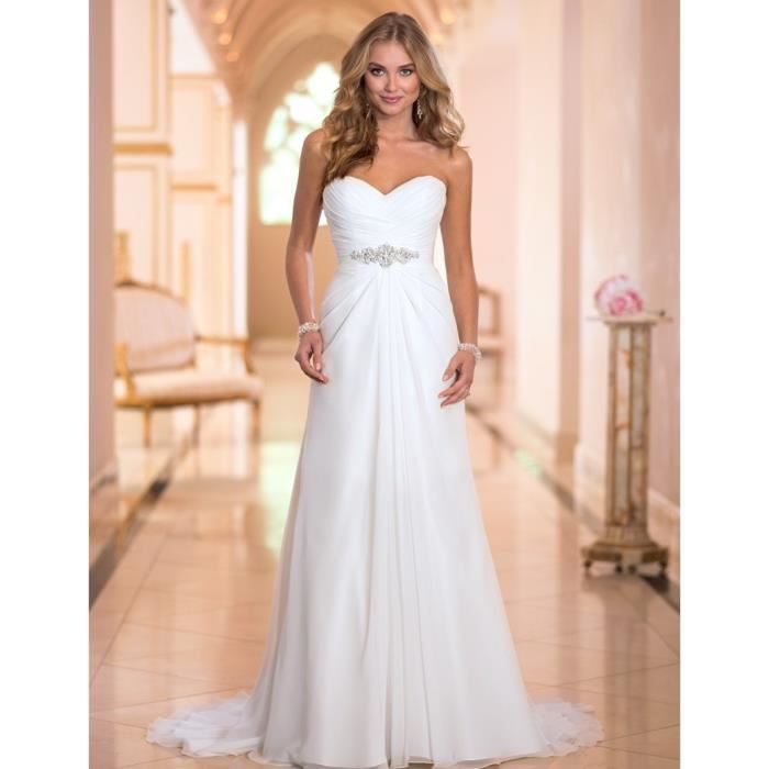 Wedding dresses for small chest